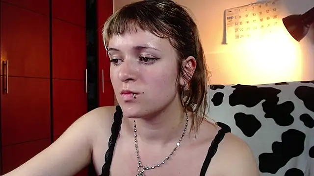 NEXT DOOR GIRL  online show from 25, 9, 2025