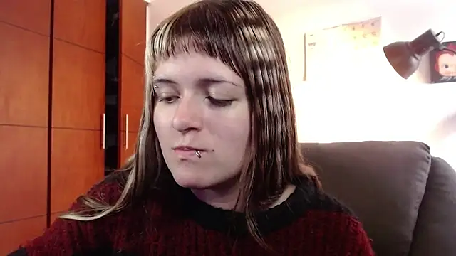 NEXT DOOR GIRL  online show from 28, 9, 2025