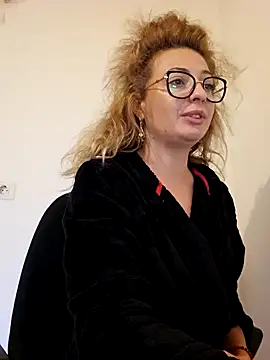 Selenna emma online show from 1, 10, 2025