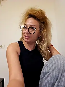 Selenna emma online show from 28, 10, 2025