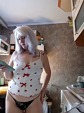 Tina Alev online show from 15, 9, 2025