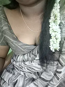 Snapshot of tamil_subha69 chatting on 2, 12, 2024 tamil subha69 online show from 2, 12, 2024