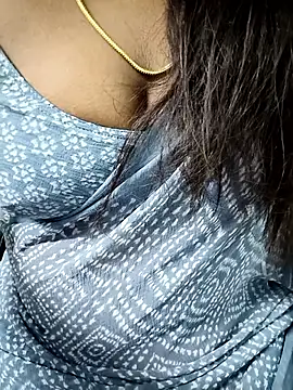 Snapshot of tamil_subha69 chatting on 11, 11, 2025 tamil subha69 online show from 11, 11, 2025