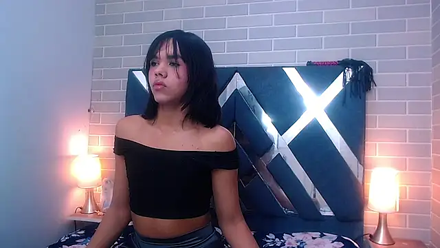 AndreaGil  online show from 23, 2, 2025