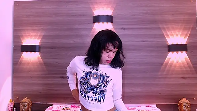 AndreaGil  online show from 8, 9, 2025