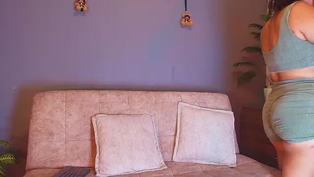 Snapshot of jade_brunnette chatting on 13, 4, 2026 jade brunnette online show from 13, 4, 2026