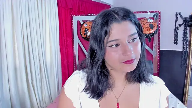 Megan Whitte online show from 25, 10, 2025