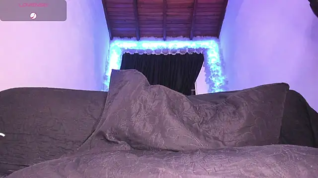 Mariana Hasper  online show from 8, 2, 2025