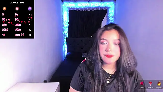 Mariana Hasper  online show from 5, 3, 2025