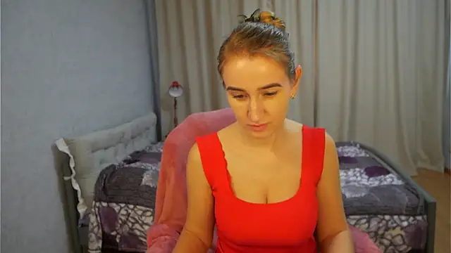 Snapshot of Sophiloren chatting on 18, 12, 2025 Sophiloren online show from 18, 12, 2025