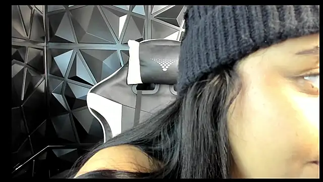 Snapshot of HelueHorny13 chatting on 4, 3, 2025 HelueHorny13 online show from 4, 3, 2025