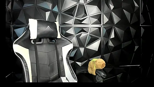 Snapshot of HelueHorny13 chatting on 13, 3, 2025 HelueHorny13 online show from 13, 3, 2025