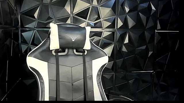 Snapshot of HelueHorny13 chatting on 1, 10, 2025 HelueHorny13 online show from 1, 10, 2025