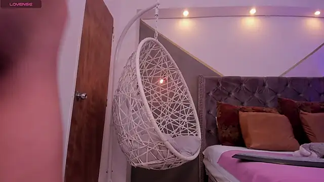 khloe cutee online show from 7, 12, 2024