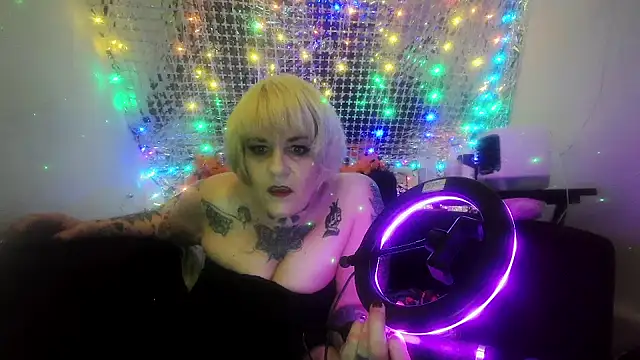 Hunniebunnie78 online show from 26, 7, 2026