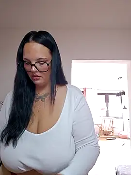 Snapshot of Jujuicy_97 chatting on 15, 7, 2026 Jujuicy 97 online show from 15, 7, 2026