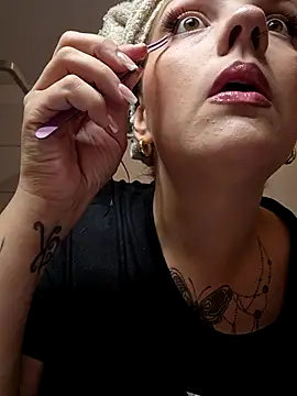 Snapshot of Jujuicy_97 chatting on 7, 8, 2026 Jujuicy 97 online show from 7, 8, 2026