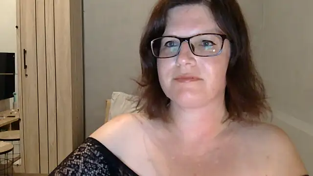 Snapshot of CrimsonMistress chatting on 7, 10, 2025 CrimsonMistress online show from 7, 10, 2025