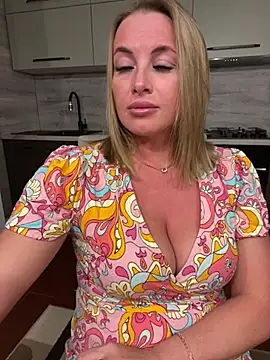 Cute Hot Alice online show from 20, 5, 2026
