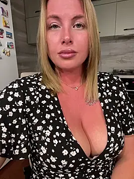Cute Hot Alice online show from 22, 6, 2026