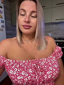 Cute Hot Alice online show from 6, 7, 2026