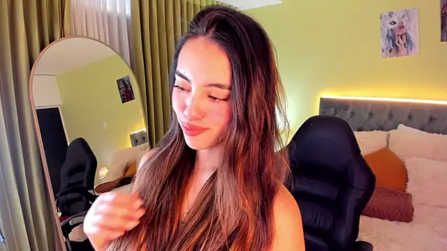 Snapshot of _Charlotte_evans_1 chatting on 14, 10, 2025 Charlotte evans 1 online show from 14, 10, 2025