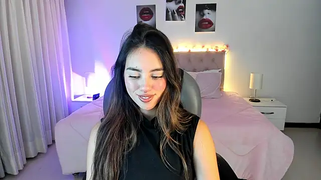 Snapshot of _Charlotte_evans_1 chatting on 8, 11, 2025 Charlotte evans 1 online show from 8, 11, 2025