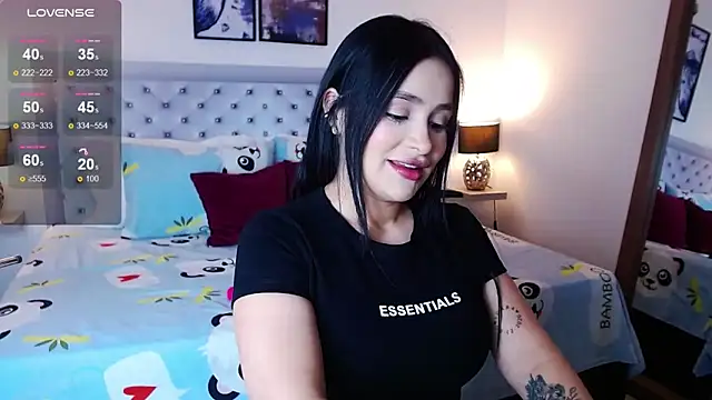 Snapshot of sarascottt chatting on 3, 3, 2026 sarascottt online show from 3, 3, 2026