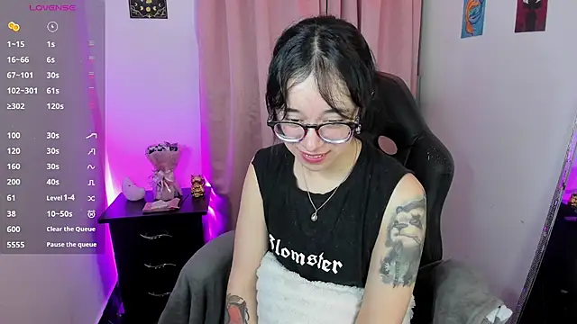 indra cam online show from 4, 3, 2026