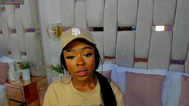 Snapshot of mia_schwarz chatting on 24, 1, 2025 mia schwarz online show from 24, 1, 2025