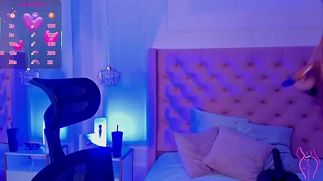 Snapshot of mia_schwarz chatting on 15, 9, 2025 mia schwarz online show from 15, 9, 2025