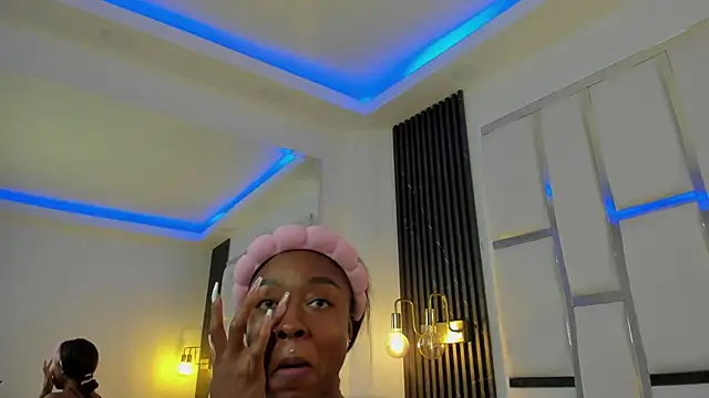 Snapshot of mia_schwarz chatting on 9, 10, 2025 mia schwarz online show from 9, 10, 2025