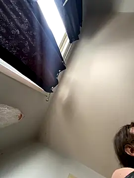 kikiwonderbar online show from 4, 12, 2025