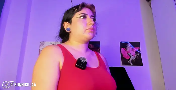 larissa01  online show from 7, 5, 2026