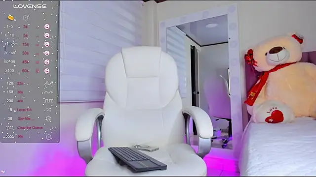 Snapshot of isaa_19 chatting on 4, 2, 2025 isaa 19 online show from 4, 2, 2025