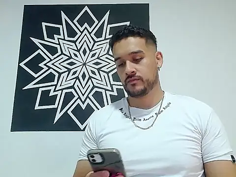  CHRIS-DENNIS  online show from 10, 4, 2026