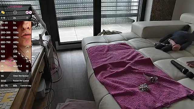 sexyLolia11 online show from 19, 7, 2026