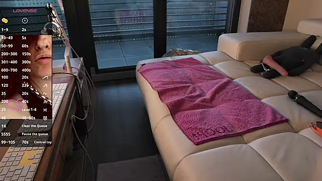 sexyLolia11 online show from 25, 7, 2026