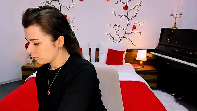 Snapshot of _Sun_Shy_ chatting on 23, 9, 2025  Sun Shy  online show from 23, 9, 2025