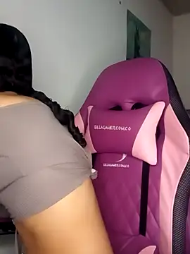 Lanna hott  online show from 3, 5, 2026