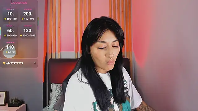 Snapshot of Valkiria_ponce chatting on 6, 7, 2026 Valkiria ponce online show from 6, 7, 2026