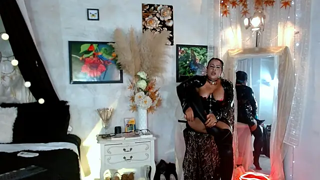 Kyara Queen online show from 18, 9, 2025