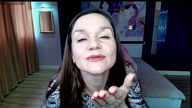 AriaGray online show from 4, 7, 2026