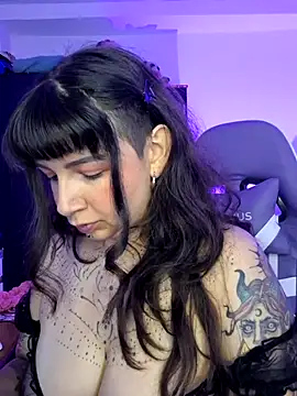 Aria Bennett21 online show from 13, 5, 2026