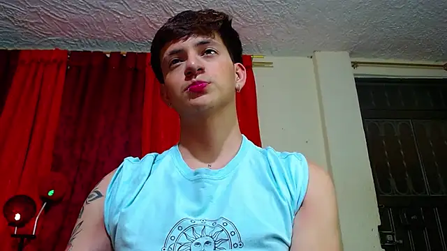 GabyThoms online show from 5, 1, 2025