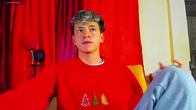 GabyThoms online show from 7, 2, 2025