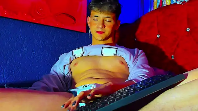 GabyThoms online show from 21, 2, 2025