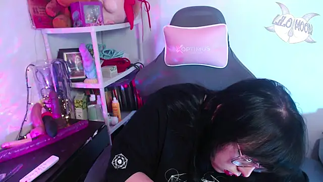 Snapshot of LiloMoon69 chatting on 16, 12, 2024 LiloMoon69 online show from 16, 12, 2024