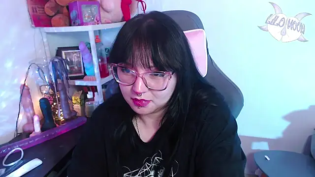 Snapshot of LiloMoon69 chatting on 16, 12, 2024 LiloMoon69 online show from 16, 12, 2024