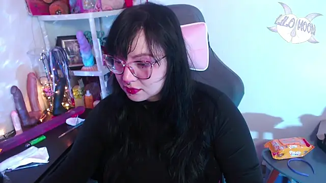 Snapshot of LiloMoon69 chatting on 18, 12, 2024 LiloMoon69 online show from 18, 12, 2024